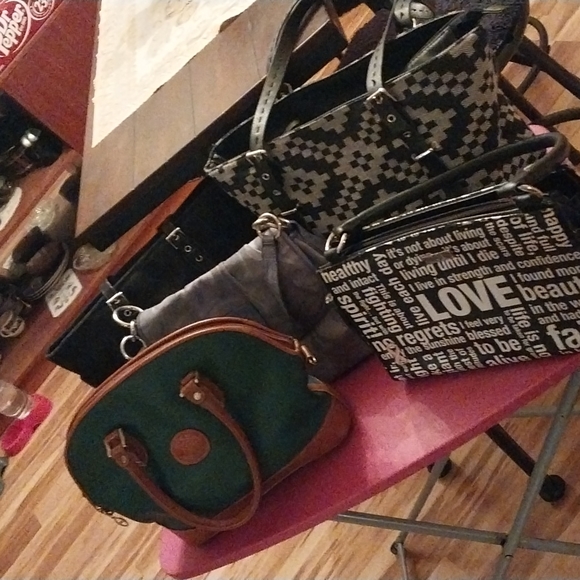 Bundle of purses - Picture 2 of 2